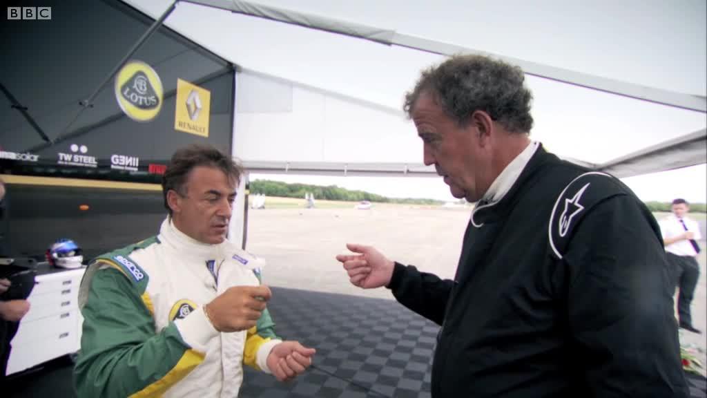 Jeremy Clarkson opět víří vody F1. Lewis Hamilton a Red Bull nezůstali ušetřeni